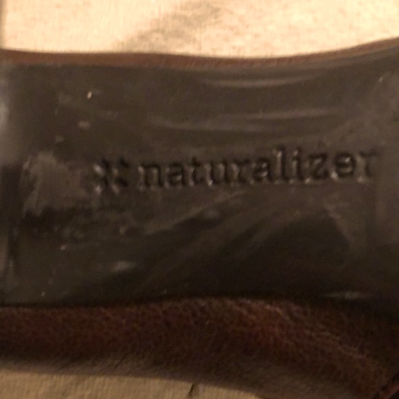 Perfect vintage heels 9 Vintage Naturalizer suede/leather combo w/elastic gusset - Picture 7 of 7